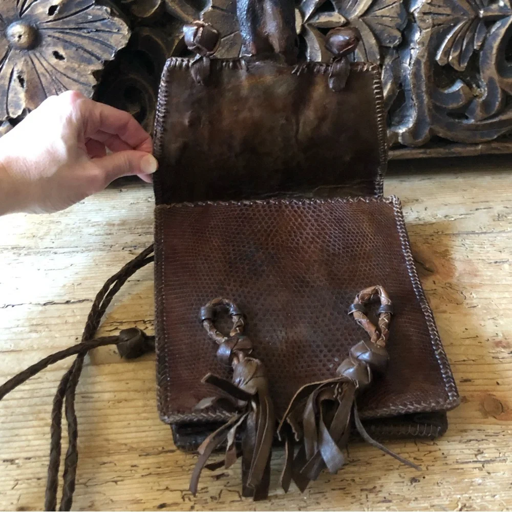Vintage Exotic Lizard Head Feet Leather Handmade Crossbody Bag